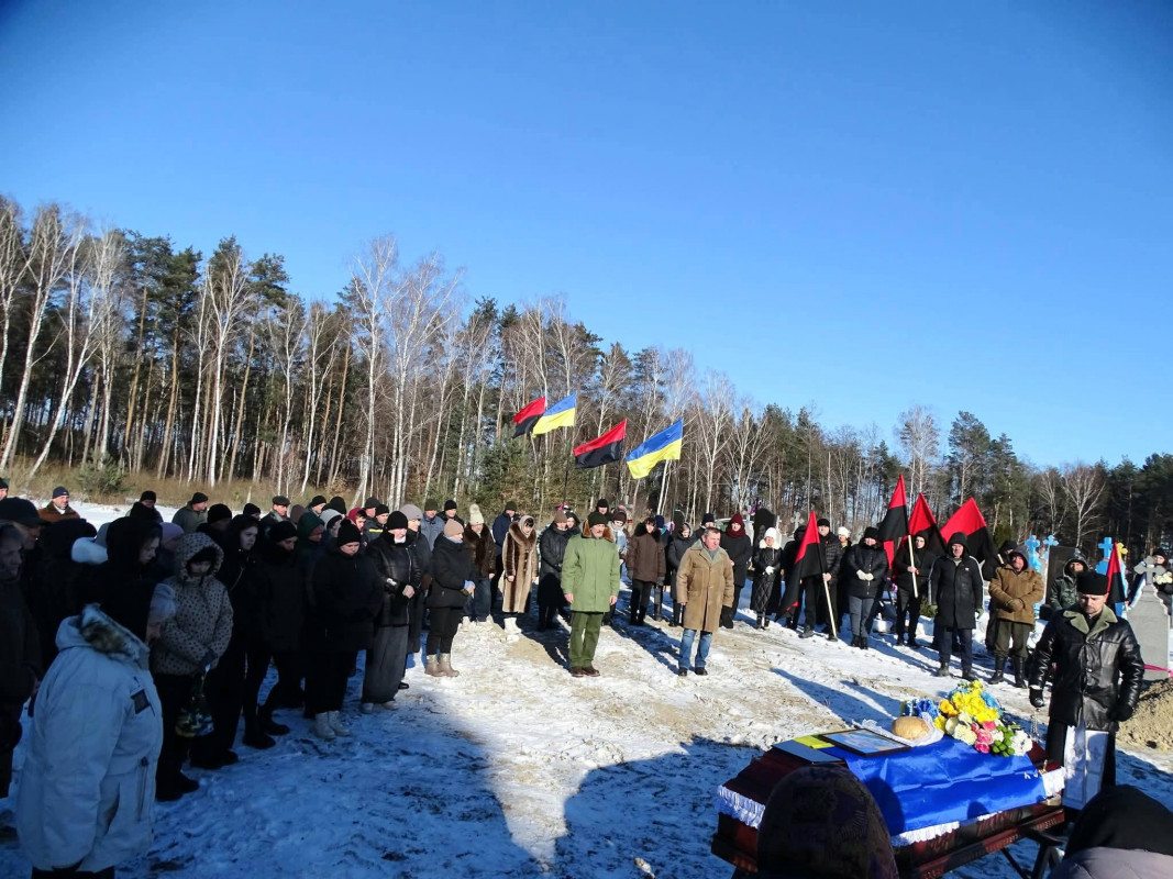 Загинув майже пів року тому: на Волині в останню земну дорогу провели Захисника України Павла Фіщука