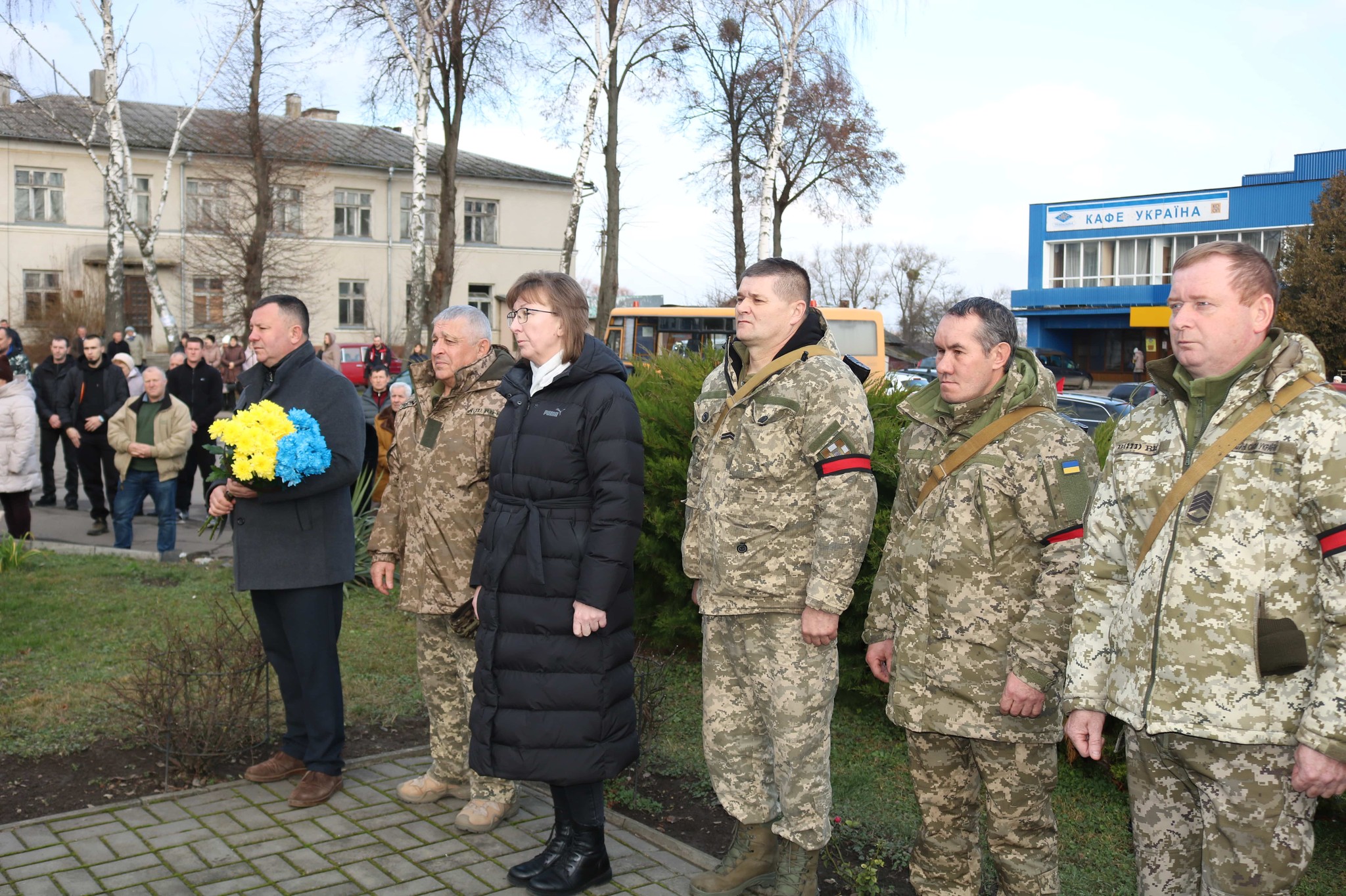 Понад рік вважався безвісти зниклим: у Луцькому районі поховали Героя Василя Цвілюка