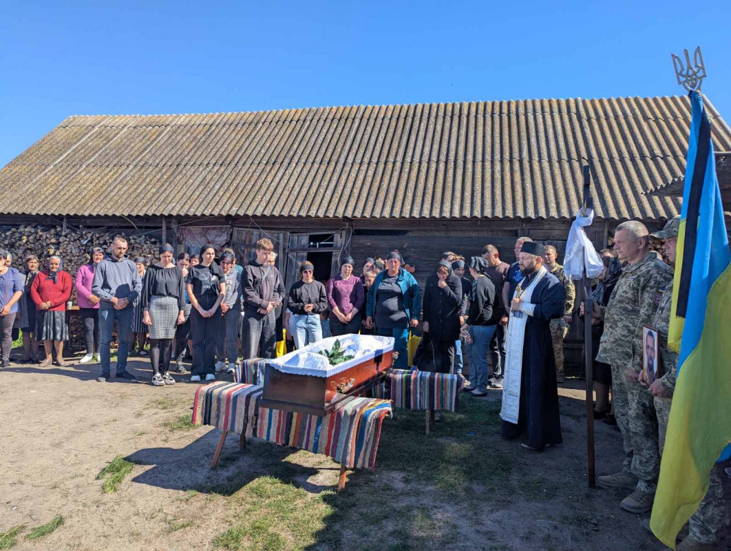 У громаді на Волині попрощалися з військовим Юрієм Шевчуком
