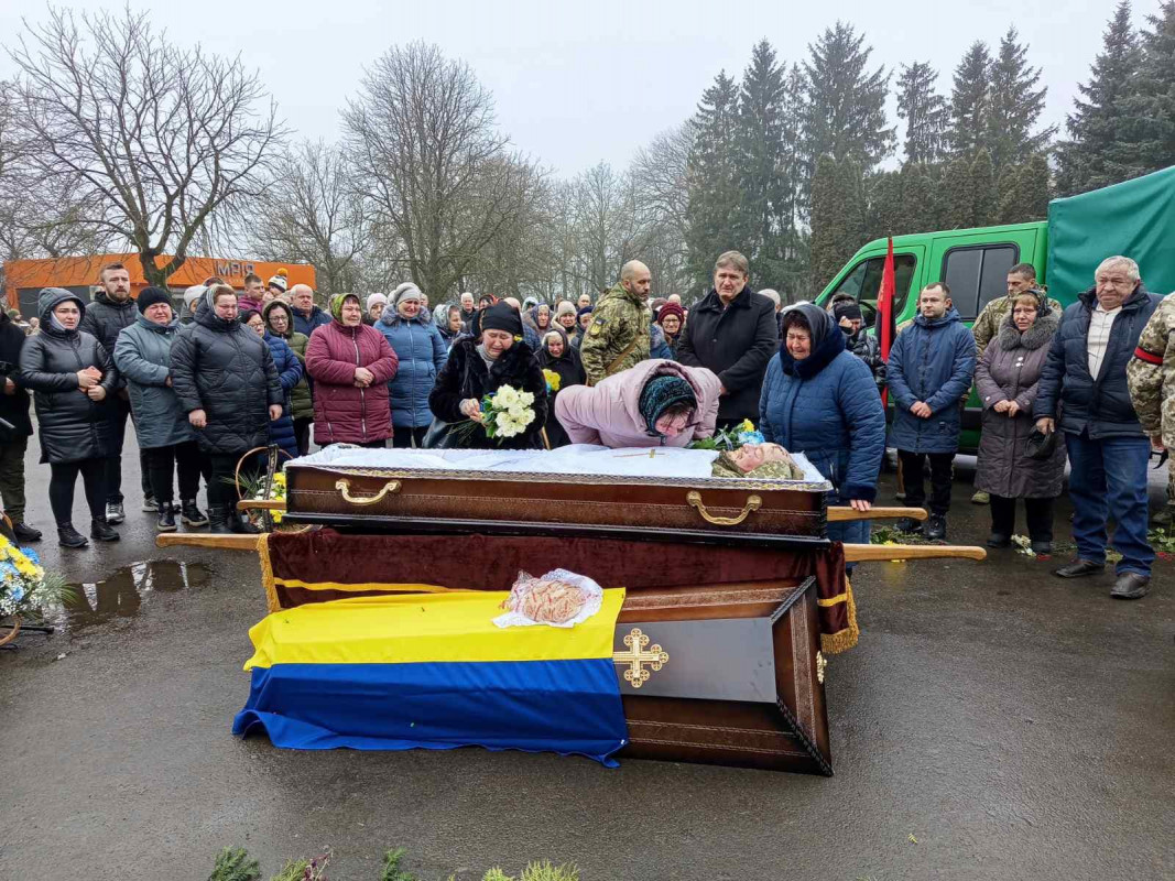 Життя обірвалося від численних травм: на Волині попрощалися із захисником Юрієм Сапіжуком