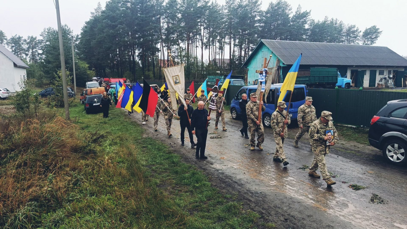 На Волині в останню путь провели 35-річного захисника Володимира Медведюка