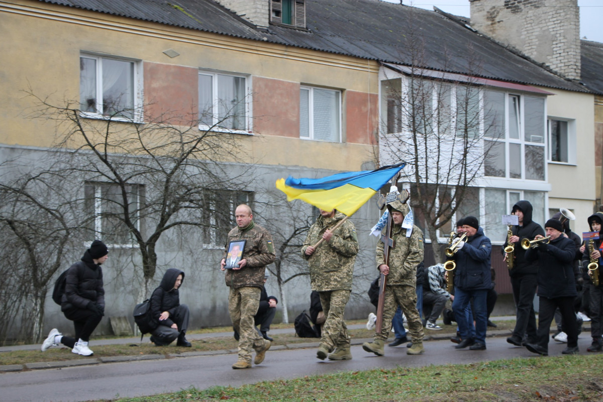 Мінно-вибухова травма забрала життя Героя: на Волині попрощались із 28-річним захисником Володимиром Левчиком