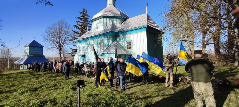 Загинув внаслідок удару FPV-дроном: волиняни попрощалися із загиблим Героєм Сергієм Семчуком