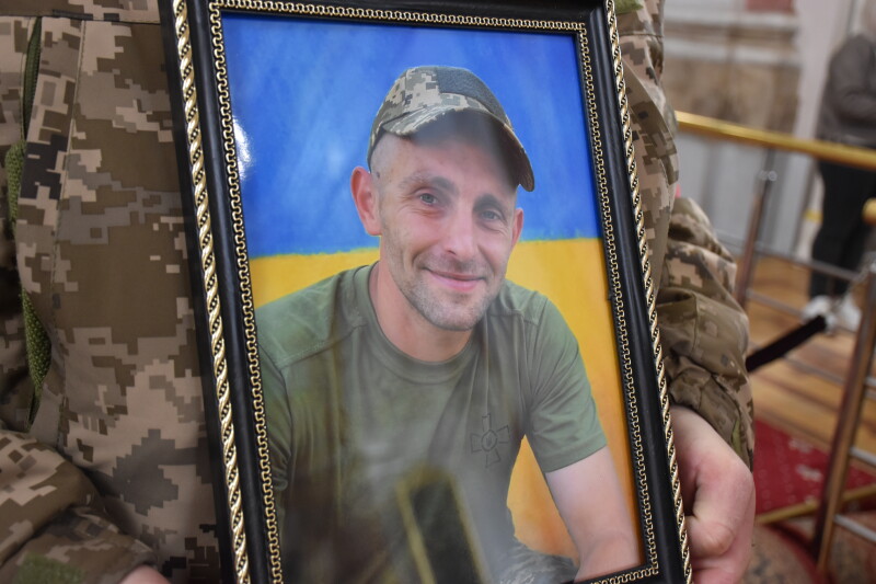 Загинув понад півтора року тому: у Луцьку попрощалися з Героєм Святославом Юзефчуком