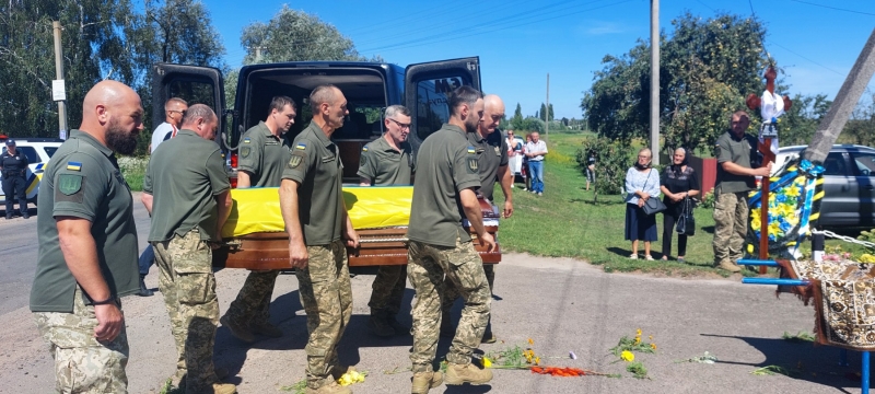 «Його очі горіли жагою до волі, до життя»: на Волині попрощалися з Героєм Михайлом Водоносом