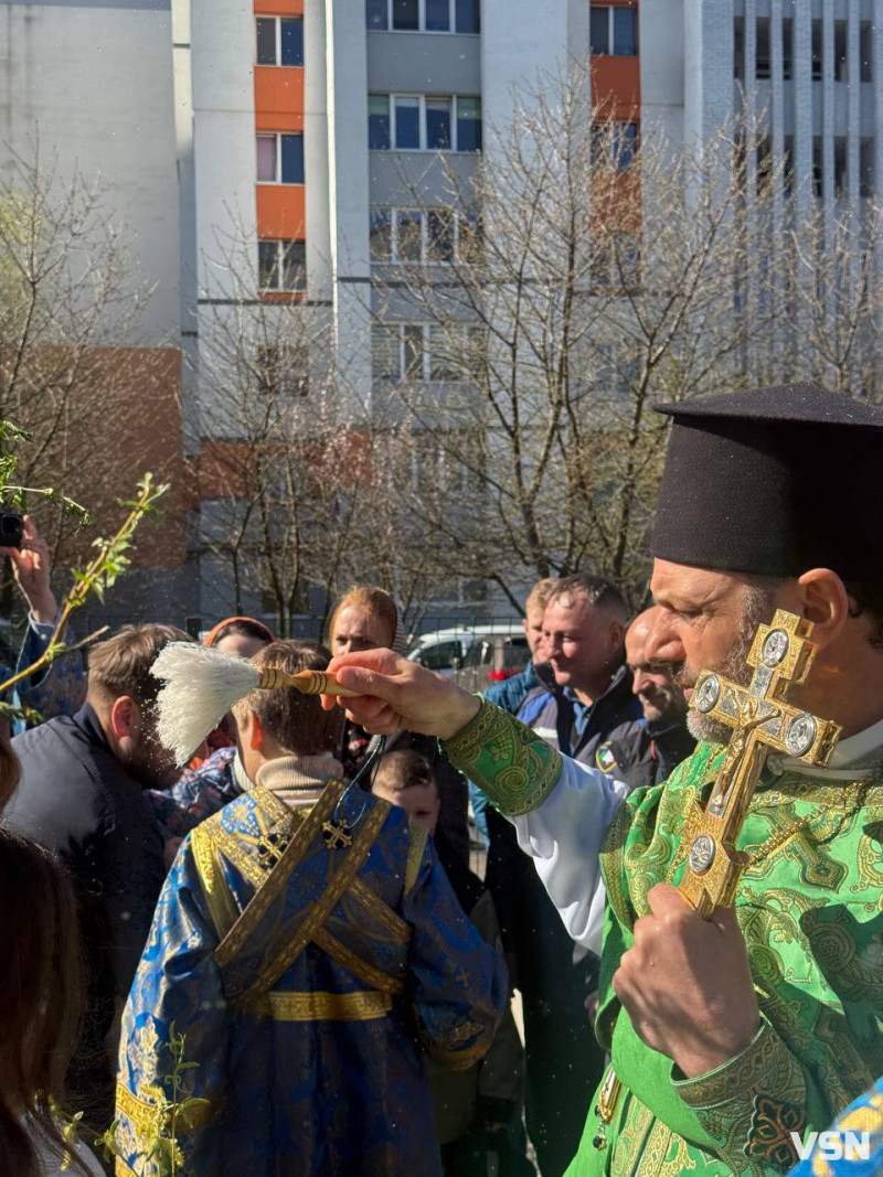 Як у Луцьку освячували вербу. Фото