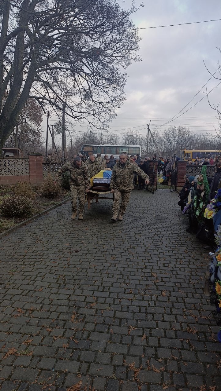 Загинув внаслідок мінно-вибухової травми: попрощалися з уродженцем Волині, Героєм Андрієм Калушем 