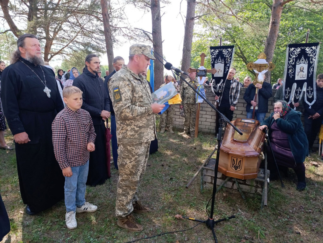 Майже 2 роки рідні жили вірою та надією: на Волині поховали Героя Володимира Віннічука, який довгий час вважався зниклим безвісти
