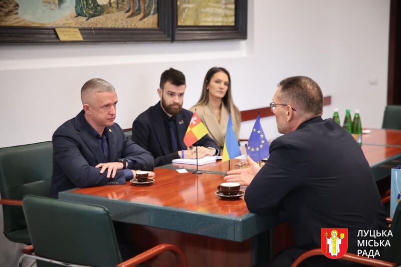 Андрій Разумовський зустрівся з представником МЗС Вячеславом Войнаровським: про що говорили