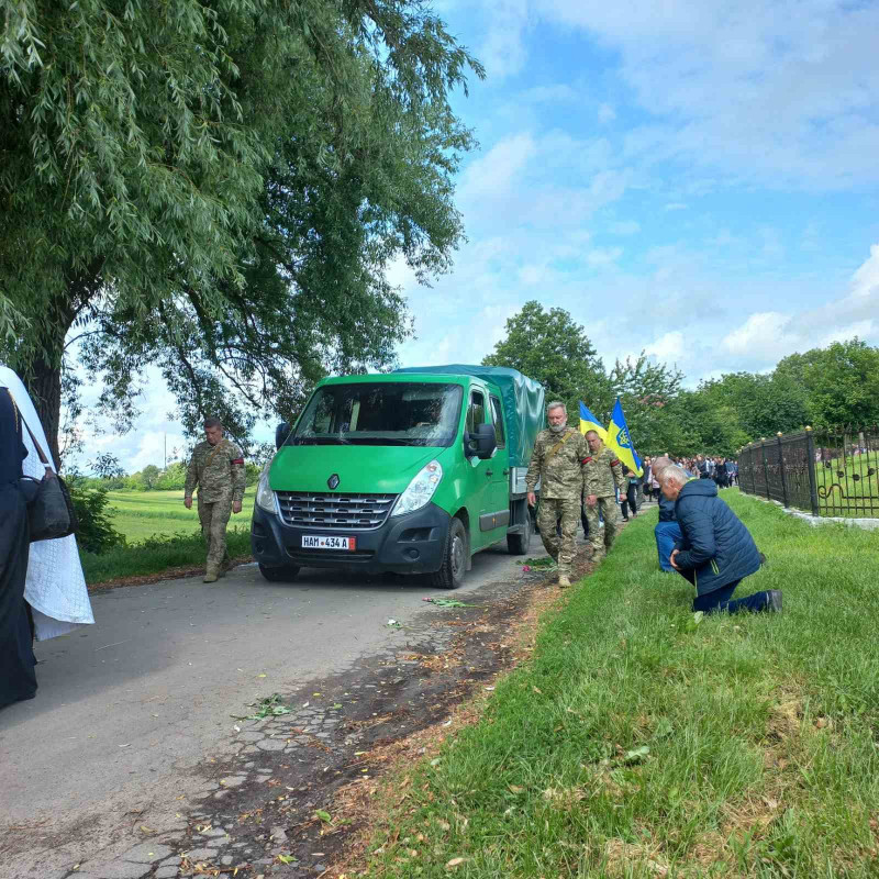 Довго сподівалися, що він живий: на Волині поховали Героя Василя Корінецького, який понад півтора року вважався зниклим безвісти