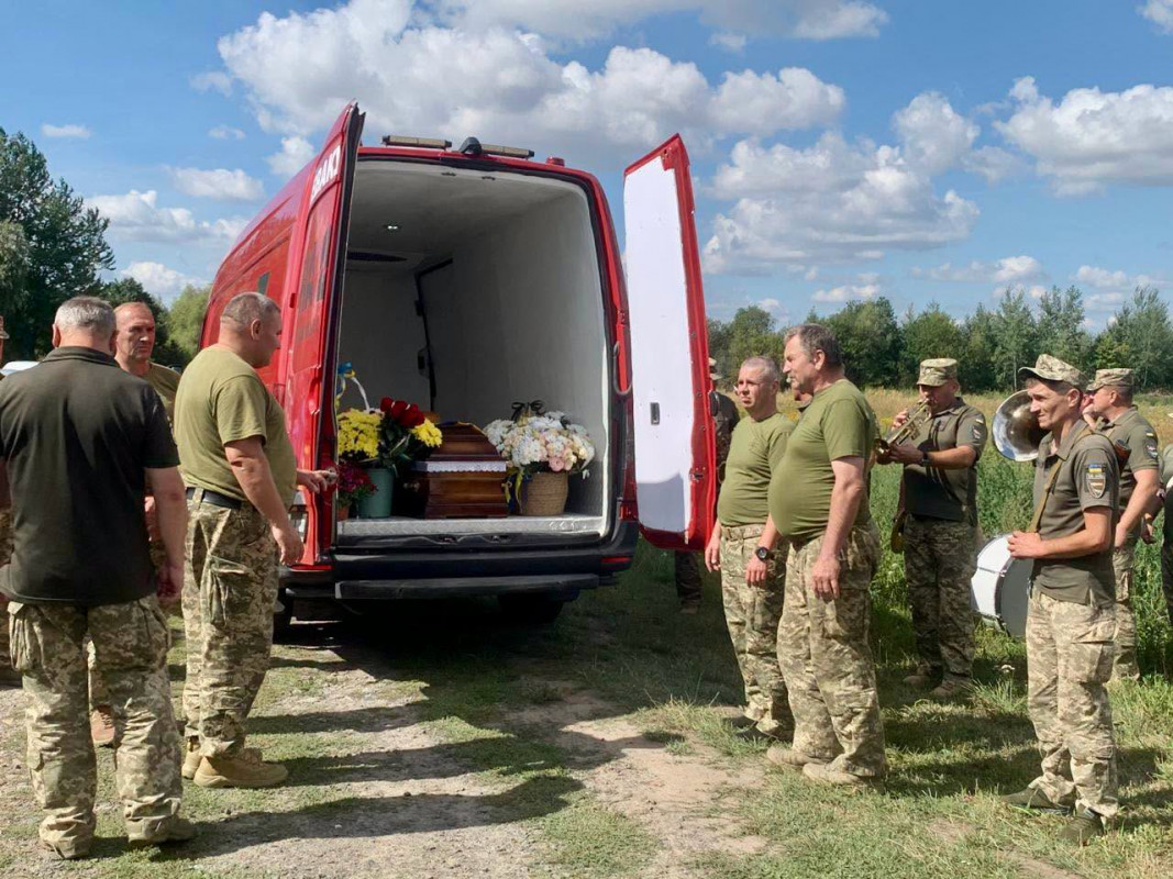 Три роки чекали на повернення: на Волині попрощалися із загиблим захисником Миколою Фоміним