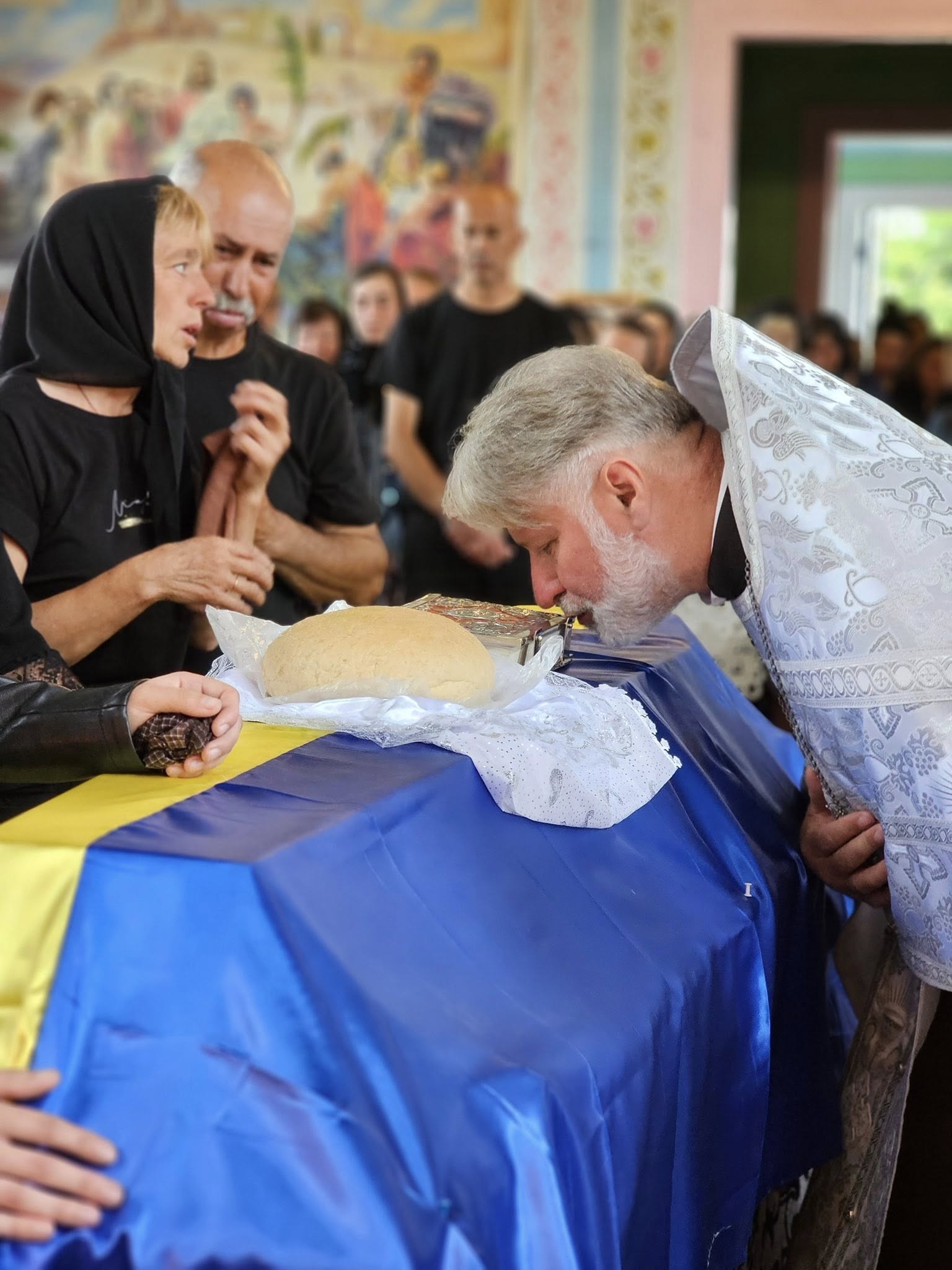 Навіки 33: на Волині попрощалися з полеглим Захисником України Володимиром Семенакою