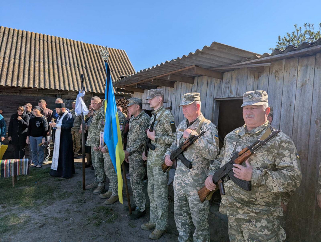 У громаді на Волині попрощалися з військовим Юрієм Шевчуком