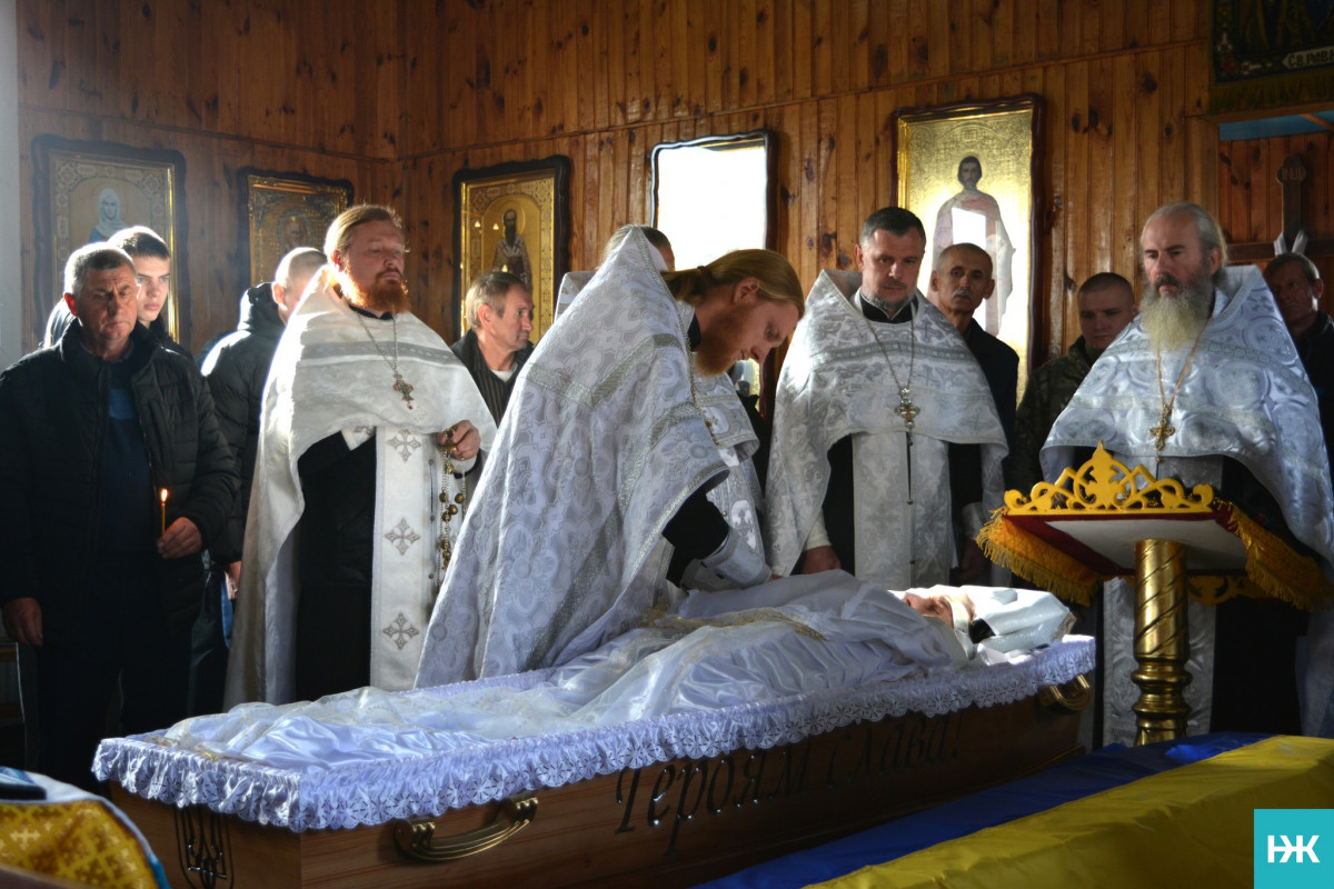З перших днів вторгнення боронив Україну: на Волині попрощались з кавалером орденів «За мужність» Василем Петриком