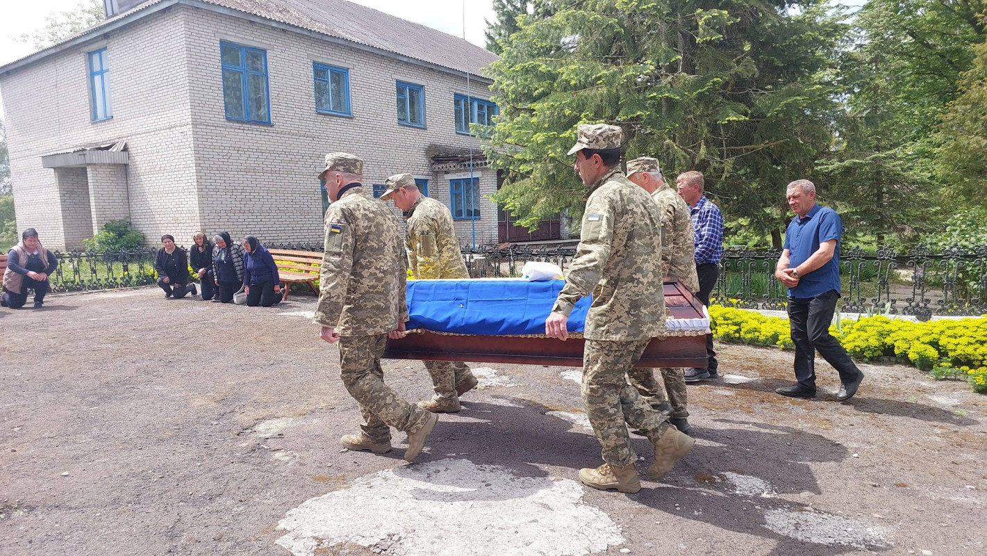 На Волині в останню путь провели Героя Грисюка Сергія, який загинув під Авдіївкою у 2023 році
