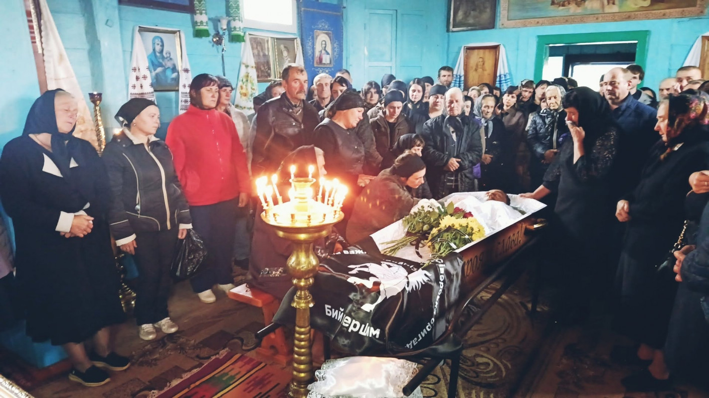 На Волині в останню путь провели 35-річного захисника Володимира Медведюка