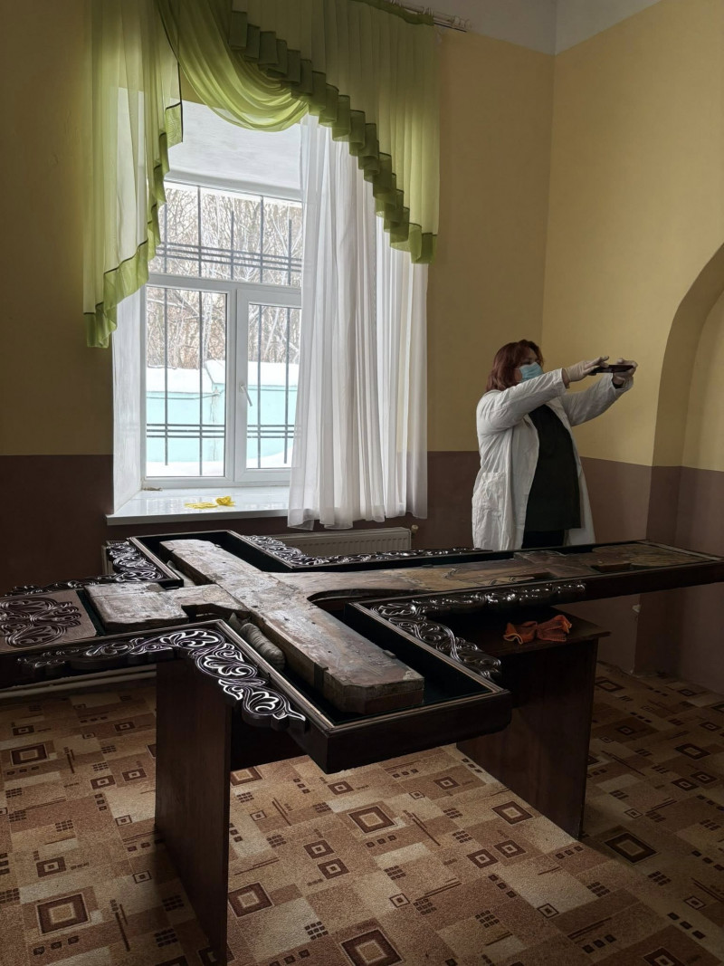 У Свято-Успенському соборі на Волині рятують унікальне «Розп’яття» XV століття