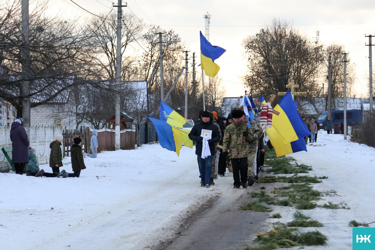 Без батька залишилися п'ятеро дітей: на Волині в останню путь провели Героя, який вважався безвісти зниклим