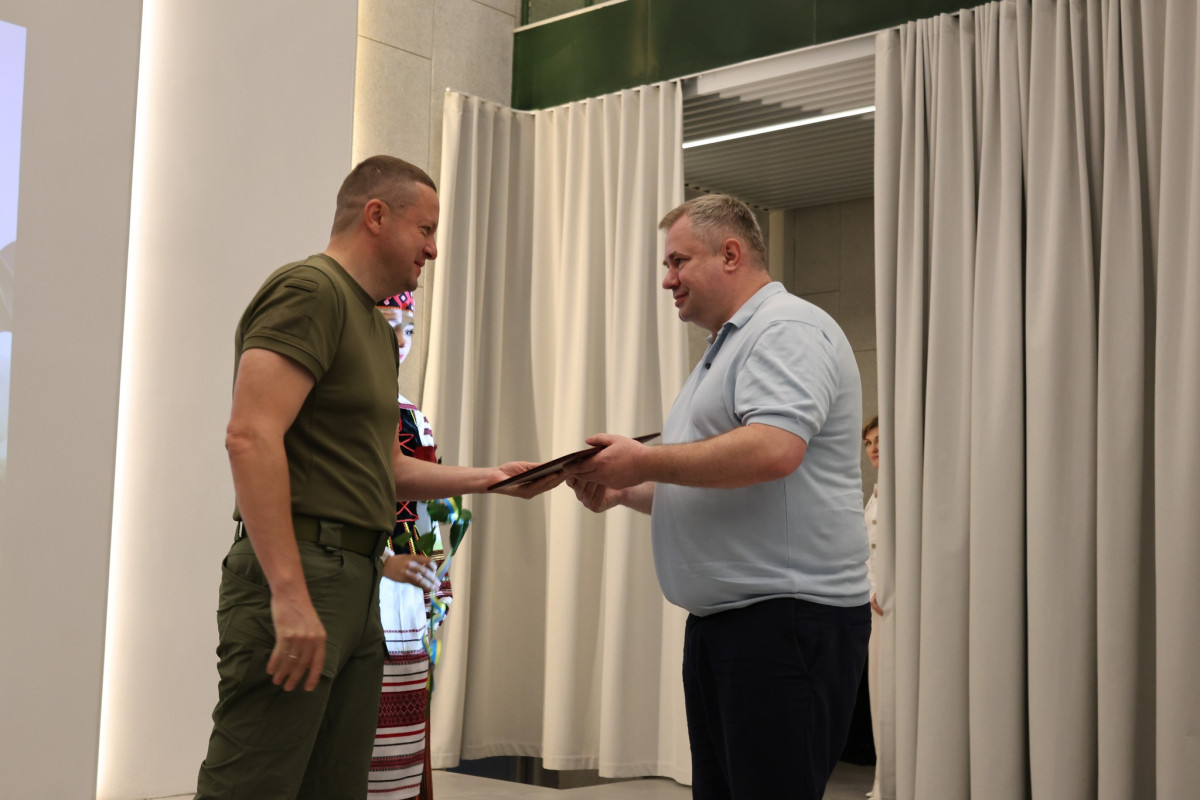 Відзнаки МОЗ й ОДА: медиків Волині привітали з професійним святом