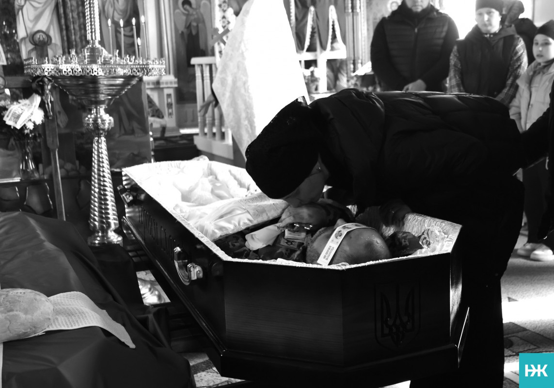 Пройшов АТО та пекло полону: на Волині попрощалися з Героєм Олександром Домальчуком