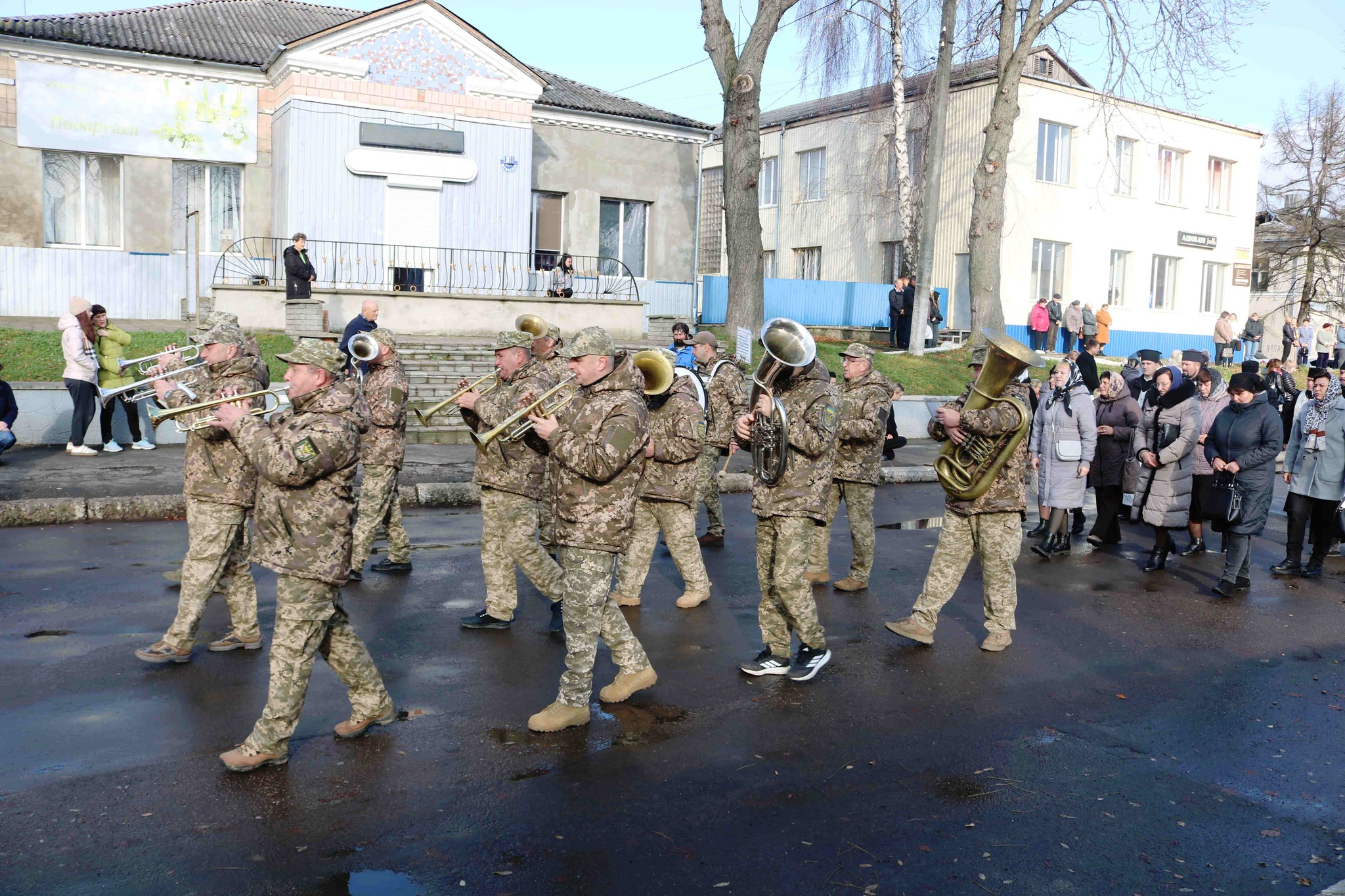 Маленька донечка втратила батька: на Волині попрощались з Героєм, який майже рік вважався зниклим безвісти