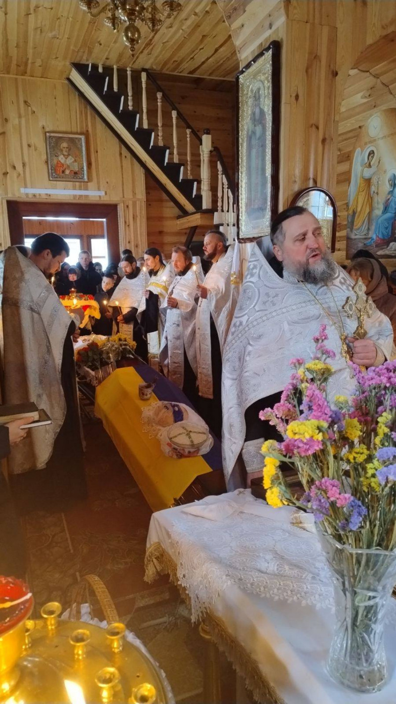 Батько шести дітей та справжній Герой: на Волині поховали захисника Віктора Калуша