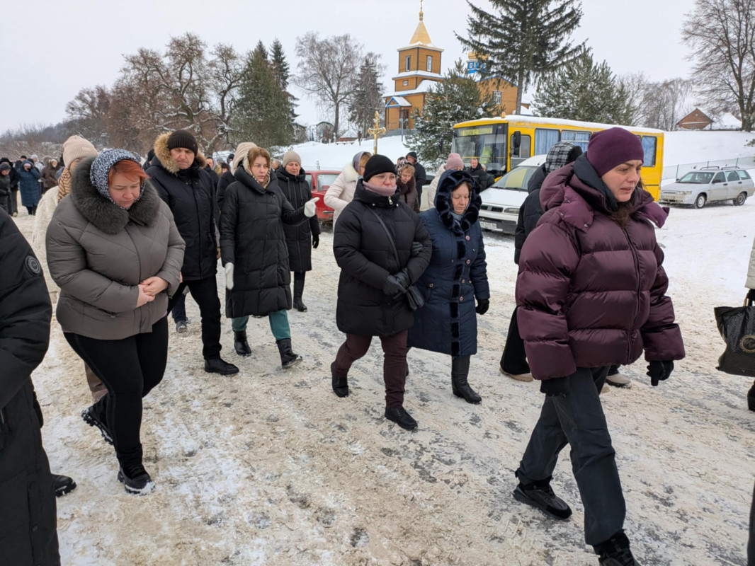 З перших днів війни став на захист України: на Волині провели в останню путь воїна Миколу Положевця