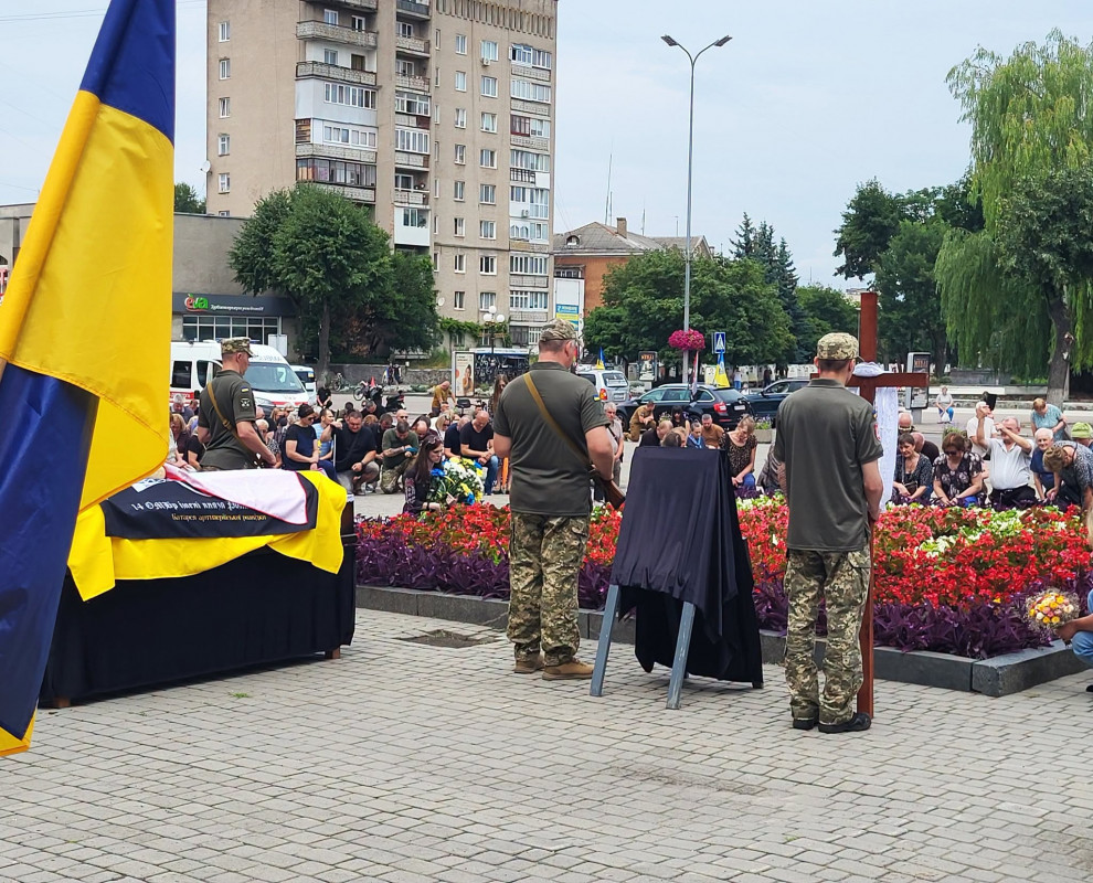Життя обірвала війна за кілька місяців до 50-річчя: на Волині попрощалися із Героєм Віталієм Мартинюком