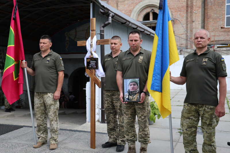 Загинув у бою на Харківщині: в Луцьку попрощалися з військовослужбовцем Дмитром Павловичем