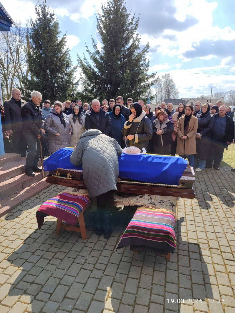 На Волині в останню земну дорогу провели загиблого 52-річного Героя Андрія Гудика