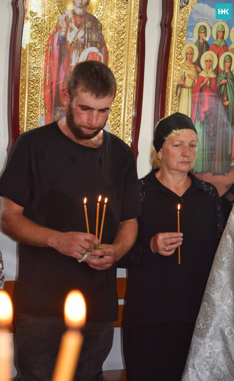 Понад рік вважався безвісти зниклим: на Волині всім селом прощалися з молодим Героєм Василем Канюкою