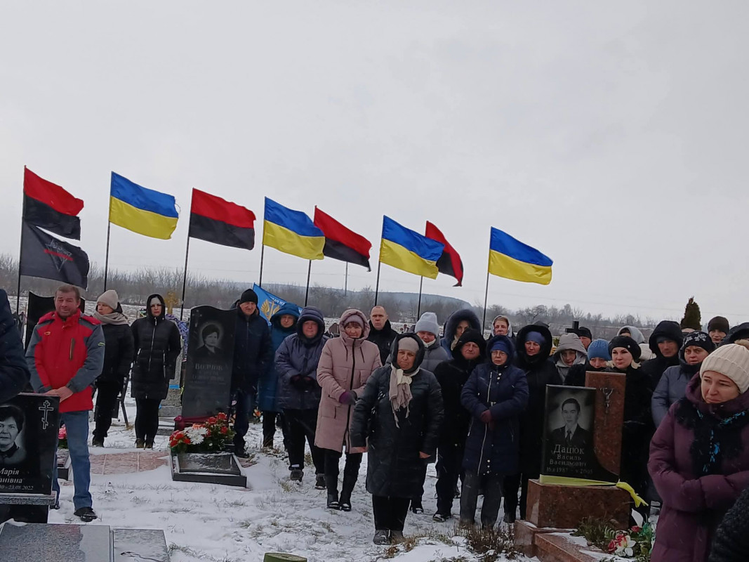 Повернувся додому «на щиті»: волиняни провели на вічний спочинок полеглого капітана Олександра Євтушка