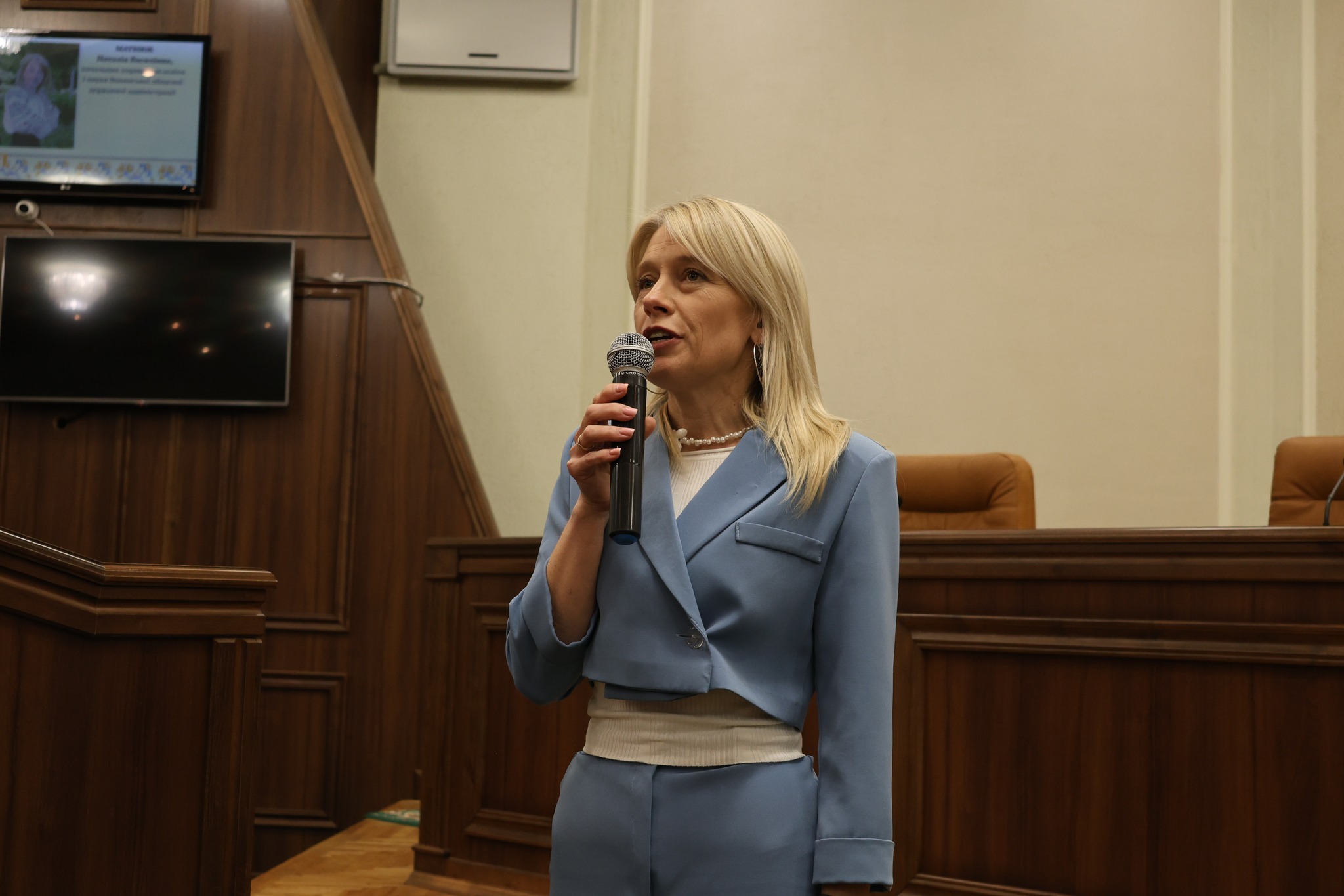 На Волині відзначили юних інтелектуалів: переможці олімпіад і конкурсів отримали нагороди