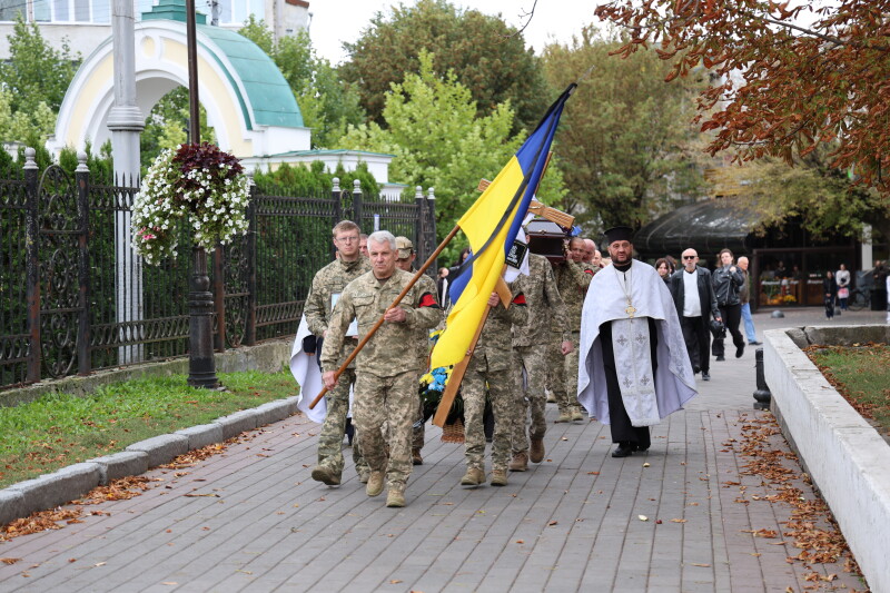 Не встиг створити сім’ю: у Луцьку попрощалися з Героєм Олексієм Кривовим, який довгий час вважався зниклим безвісти