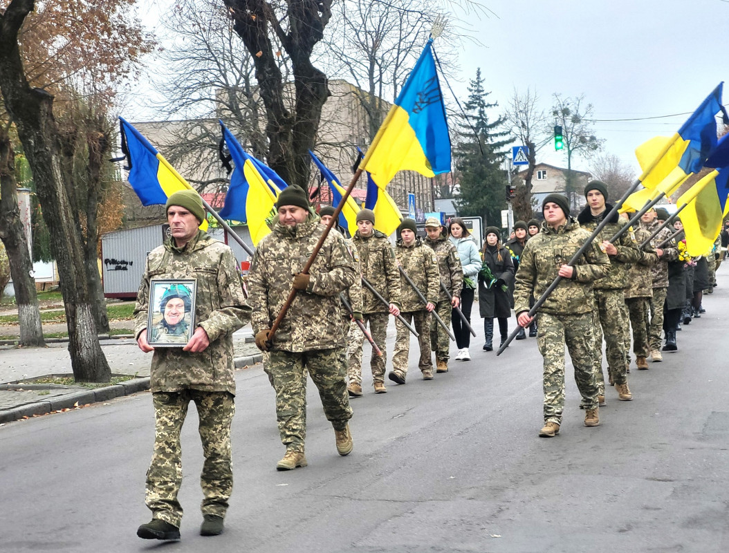 Заповів поховати на Волині і поставити на могилі козацький хрест: провели в останню путь Героя Сергія Голядинця