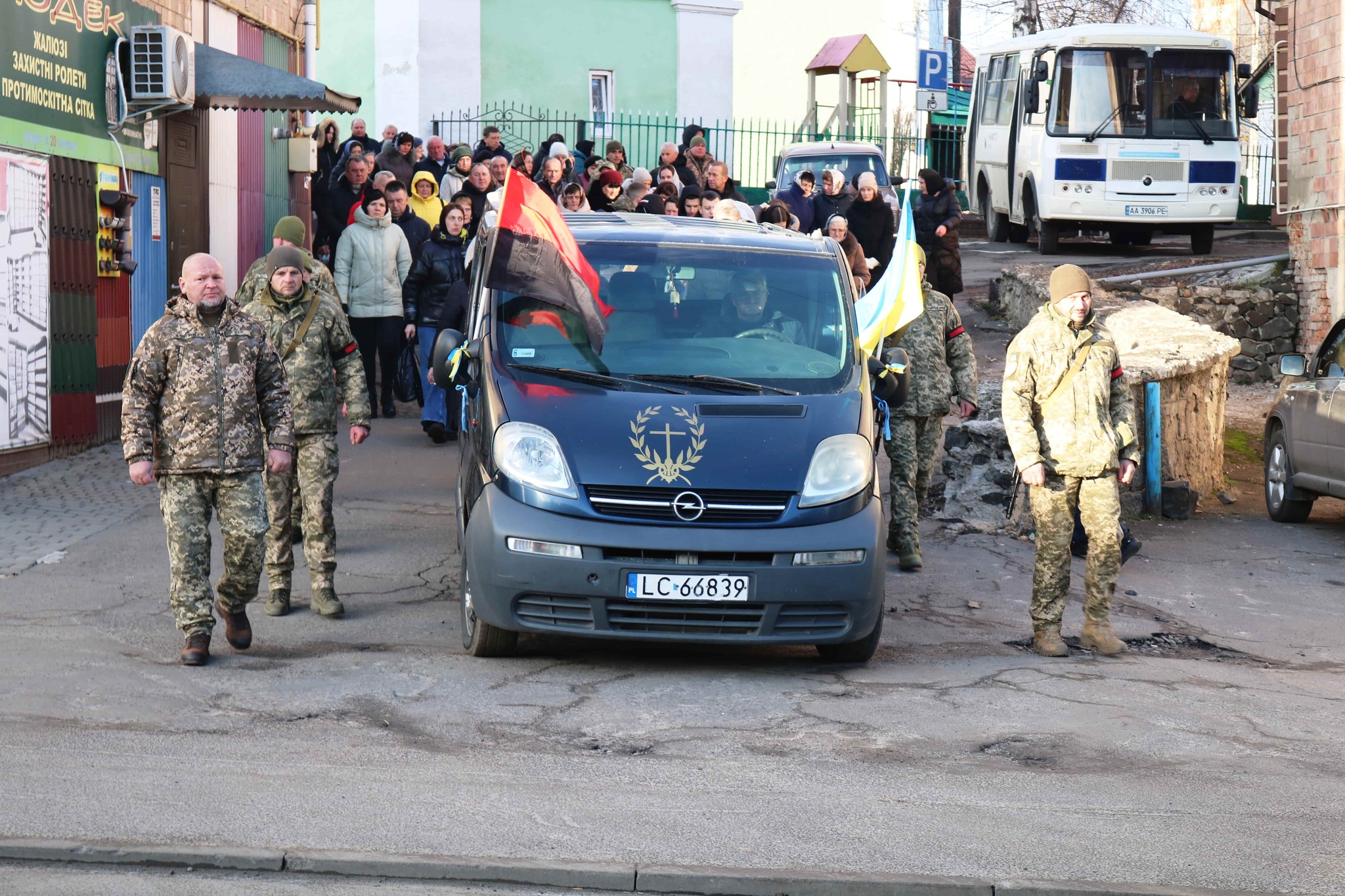 Спільна втрата для двох громад: на Волині попрощалися з полеглим воїном Валерієм Гриневичем