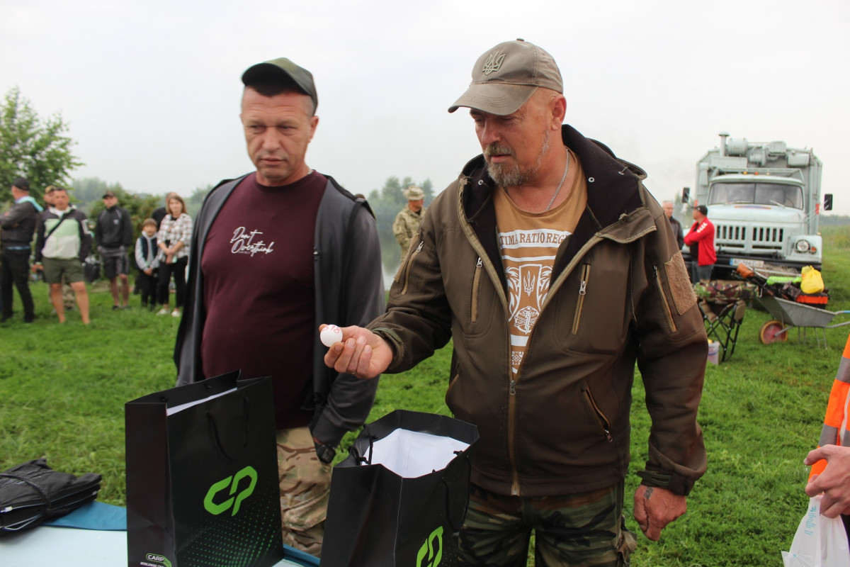 Змагання для захисників: ветерани Луцького району рибалили на турнірі
