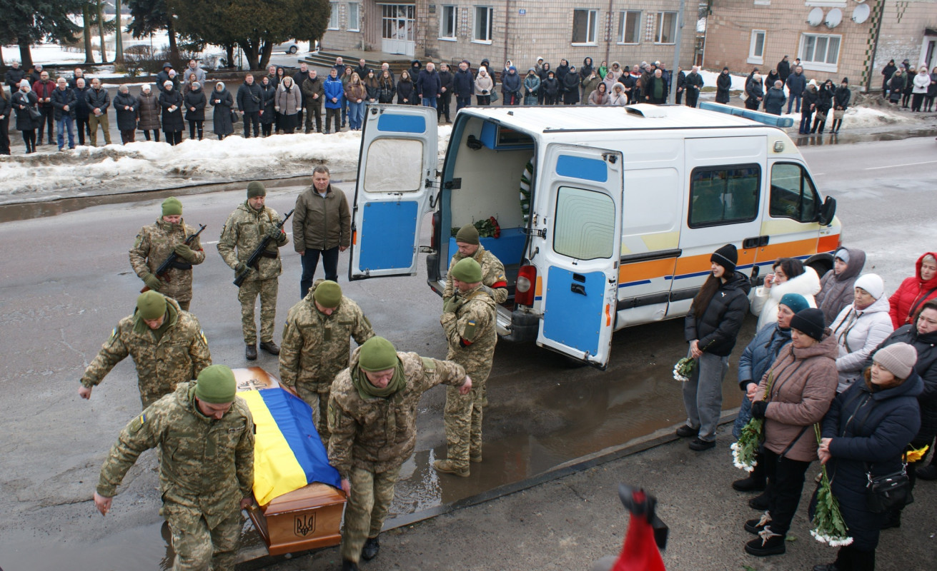 Навіки 44: на Волині попрощалися з Героєм Анатолієм Репшем