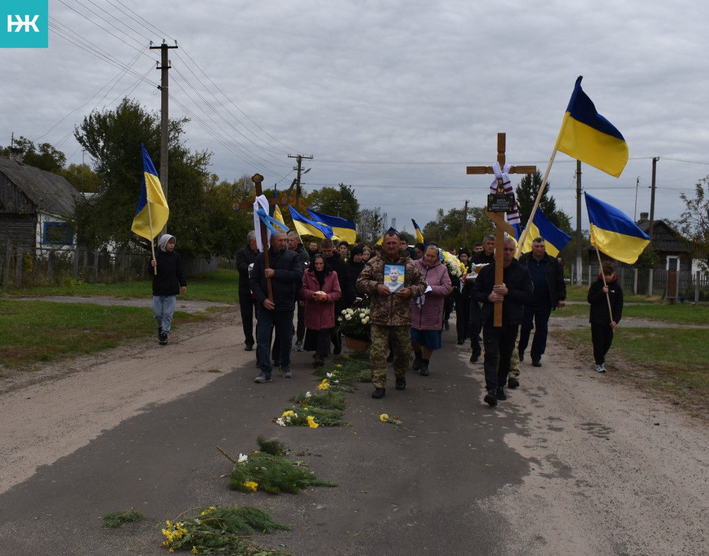 Громада у жалобі: на Волині в останню дорогу провели молодого захисника Станіслава Барана