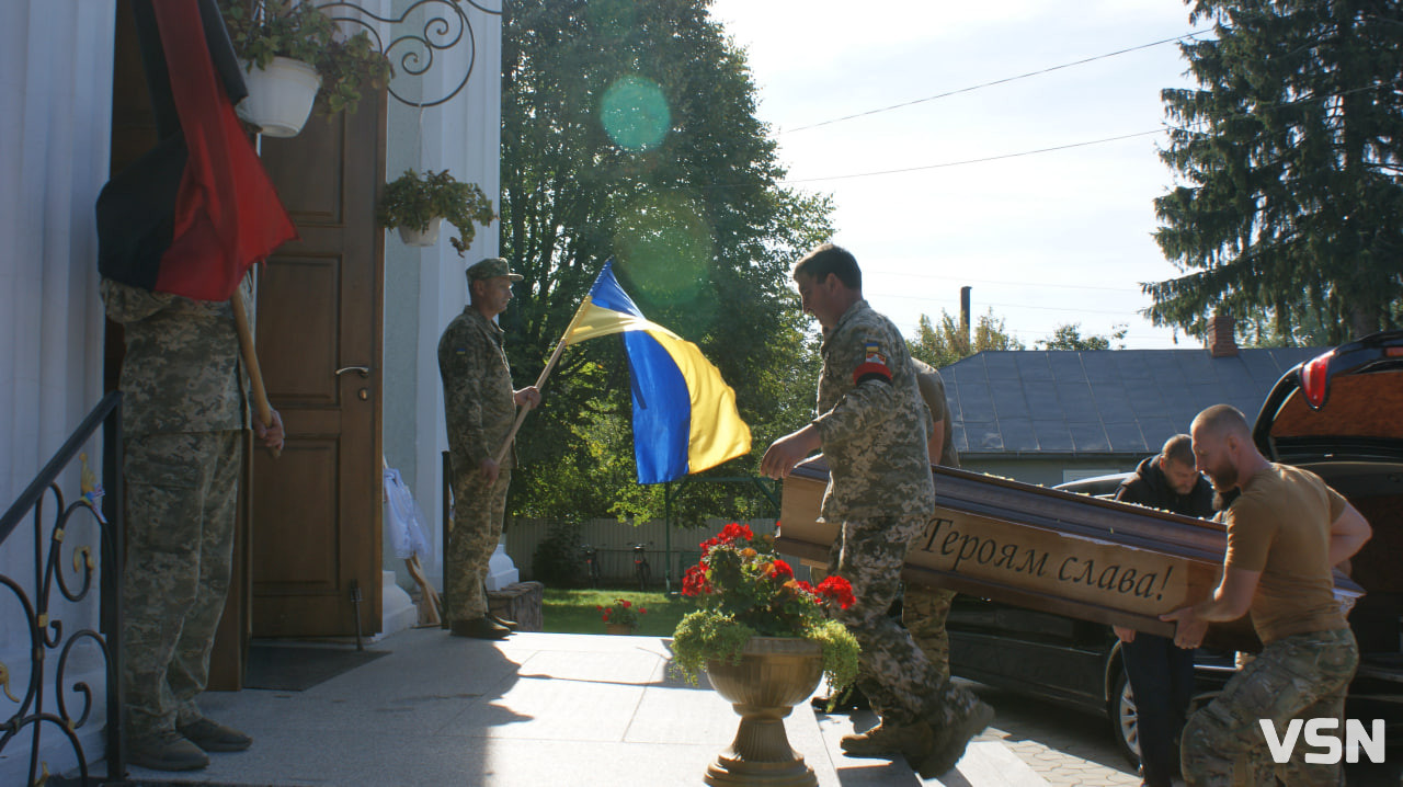 Це був справжній командир, яких мало: на Волині провели в останню дорогу «Народного Героя України» Павла Чайку