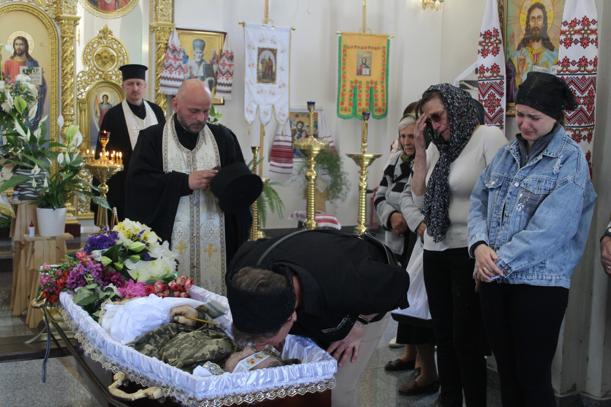 В бою отримав поранення, несумісні з життям: на Волині поховали Героя Сергія Дмитрука