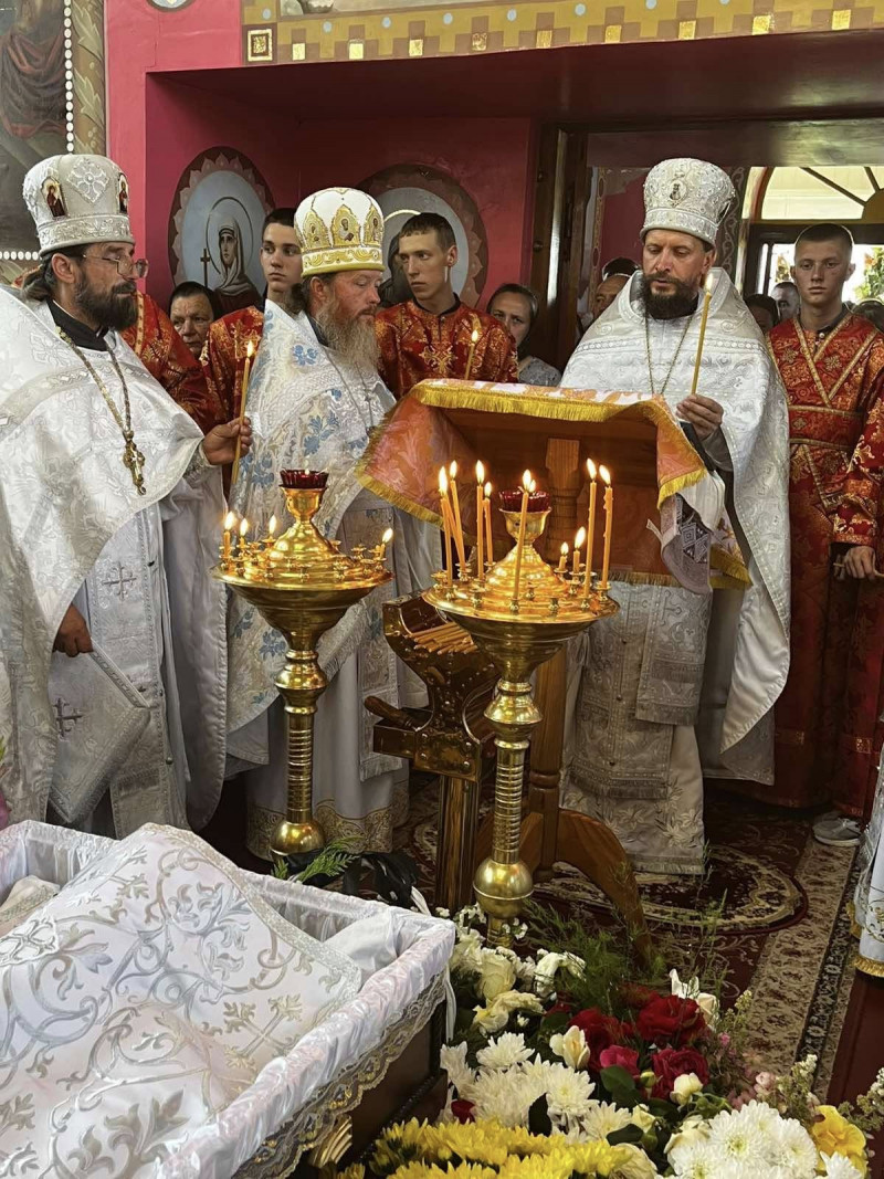 33 роки служив людям і Богу: на Волині попрощалися зі священником
