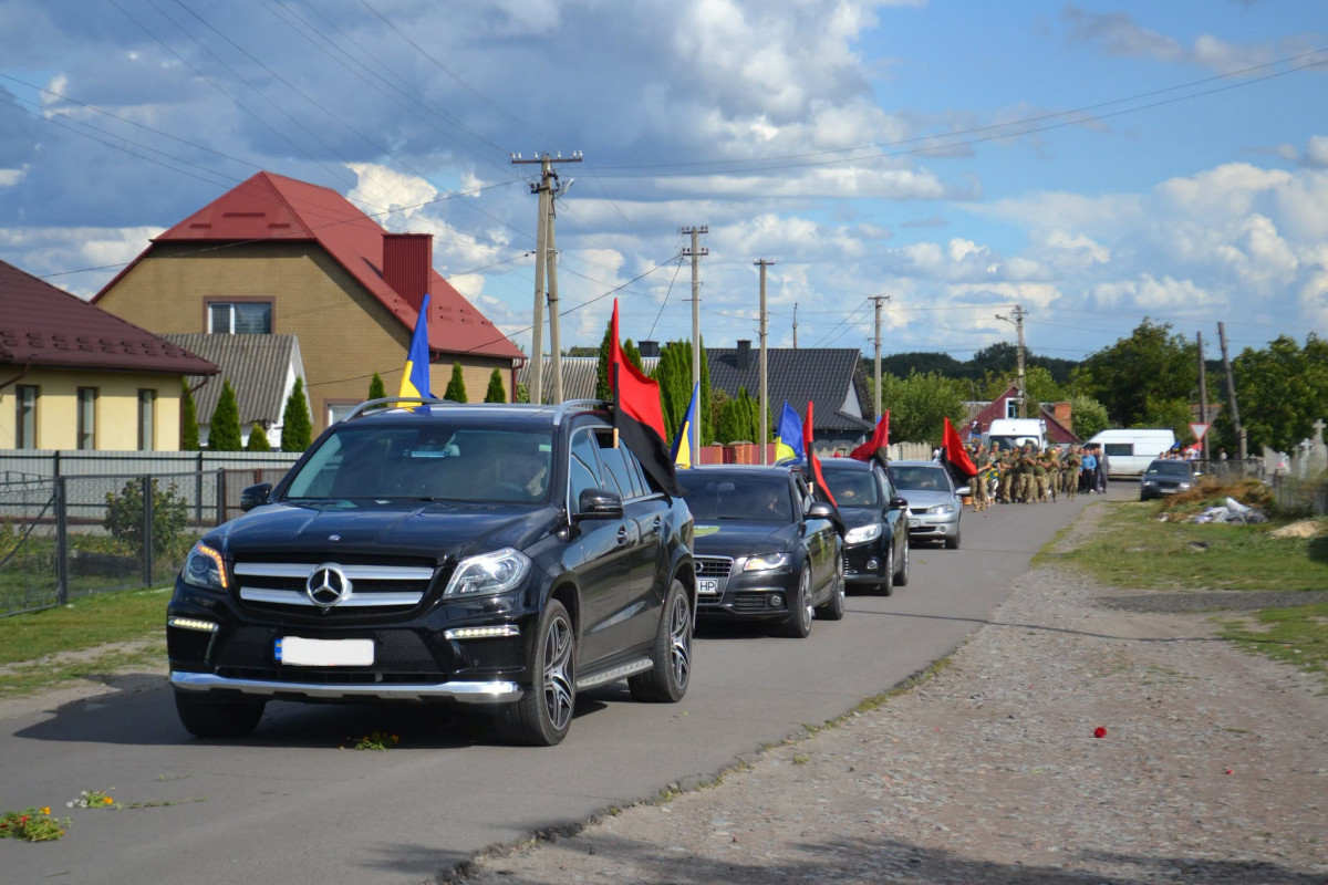 Понад рік вважався зниклим безвісти: на Волині поховали Героя Сергія Павловського