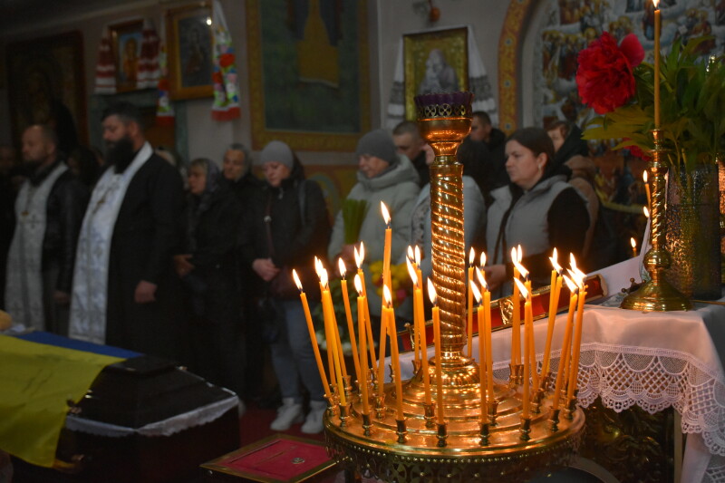 Назавжди 21 рік: у Луцькій громаді поховали Героя Вячеслава Терьохіна, який загинув понад 3 роки тому