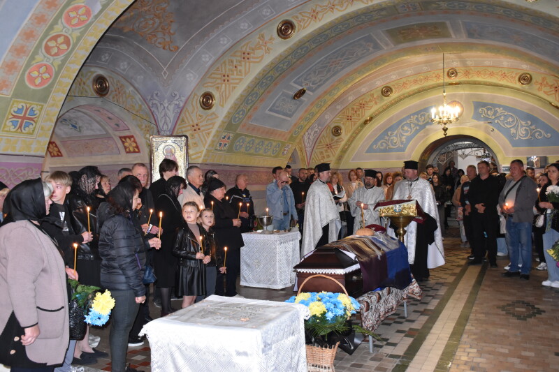 У Луцьку провели в останню путь військовослужбовця Олександра Вибача, який загинув 5 місяців тому