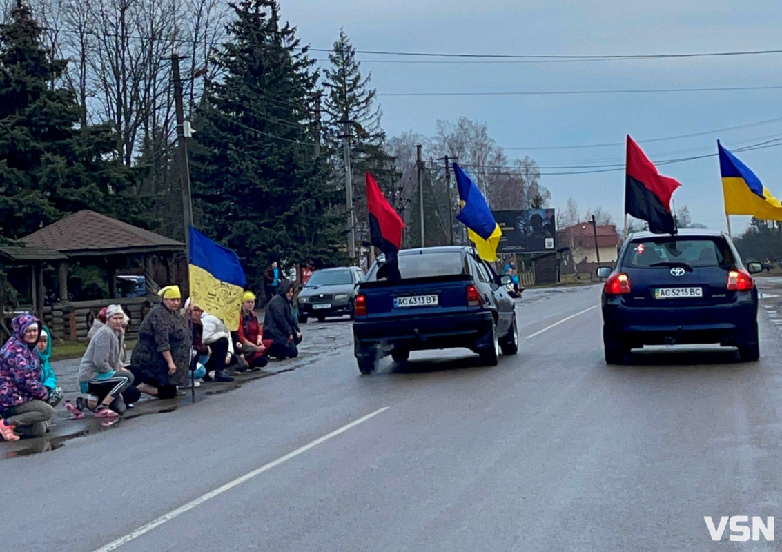 Захищав Україну з перших днів війни: «на щиті» додому повернувся Герой з Волині Петро Солодуха