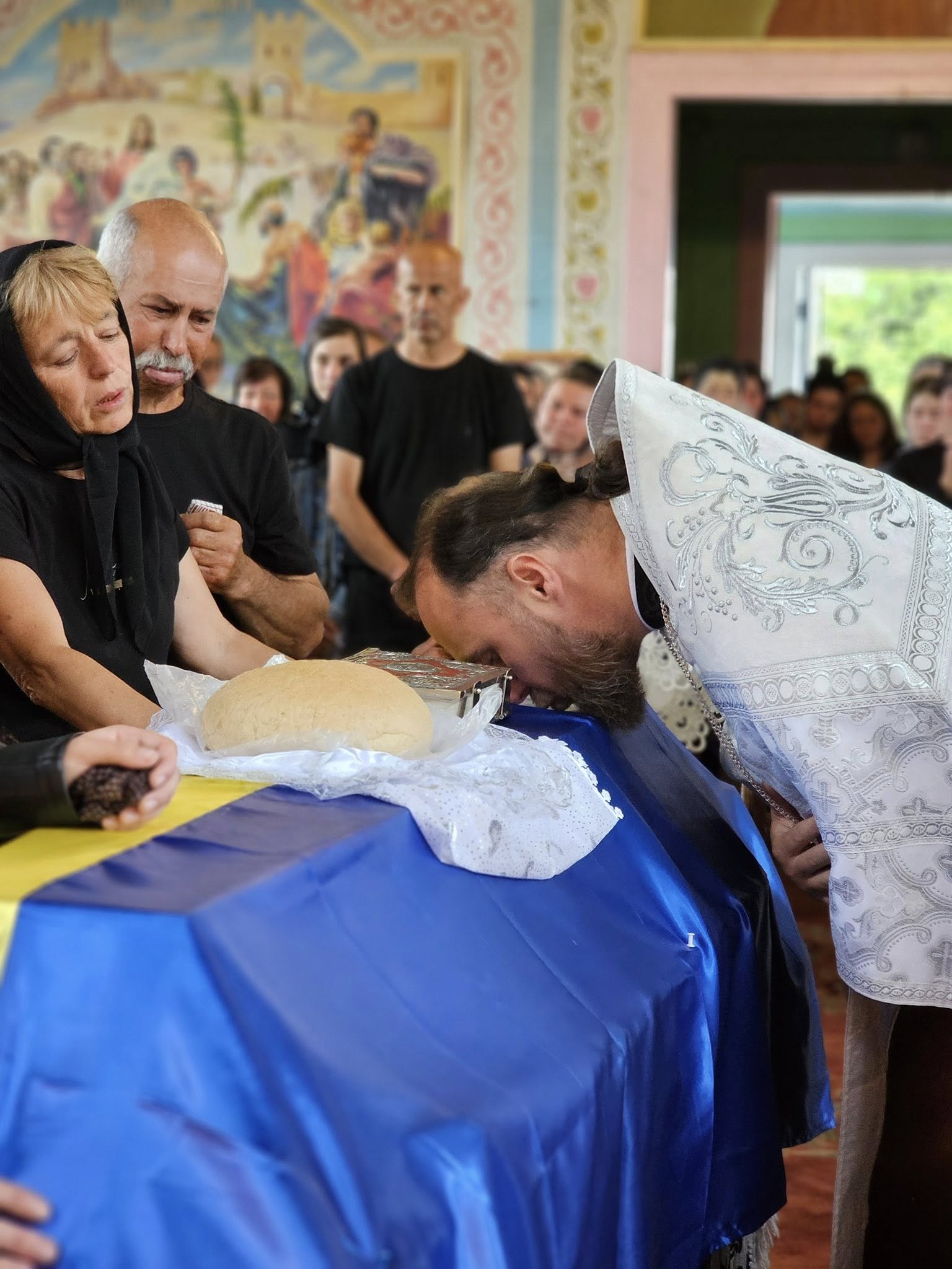 Навіки 33: на Волині попрощалися з полеглим Захисником України Володимиром Семенакою