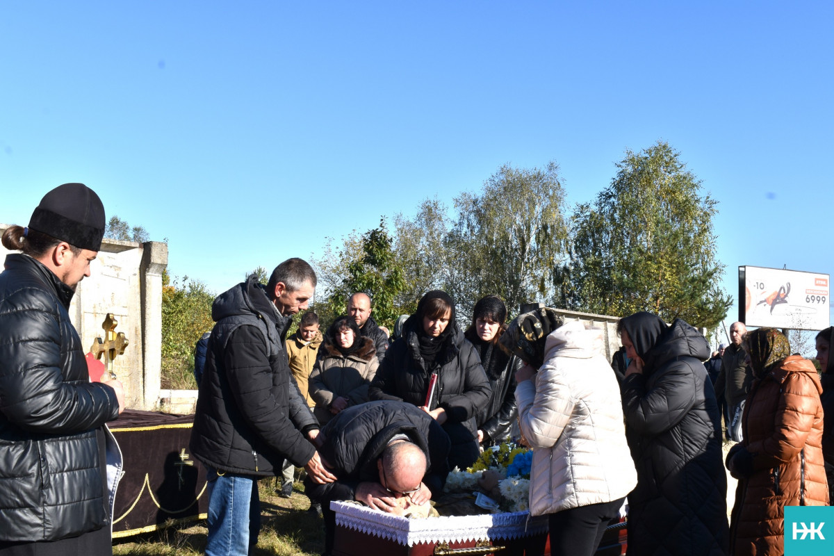 Смерть спіткала не на полі бою, а на відносно мирній території: на Волині попрощались з Героєм Іваном Андрусиком
