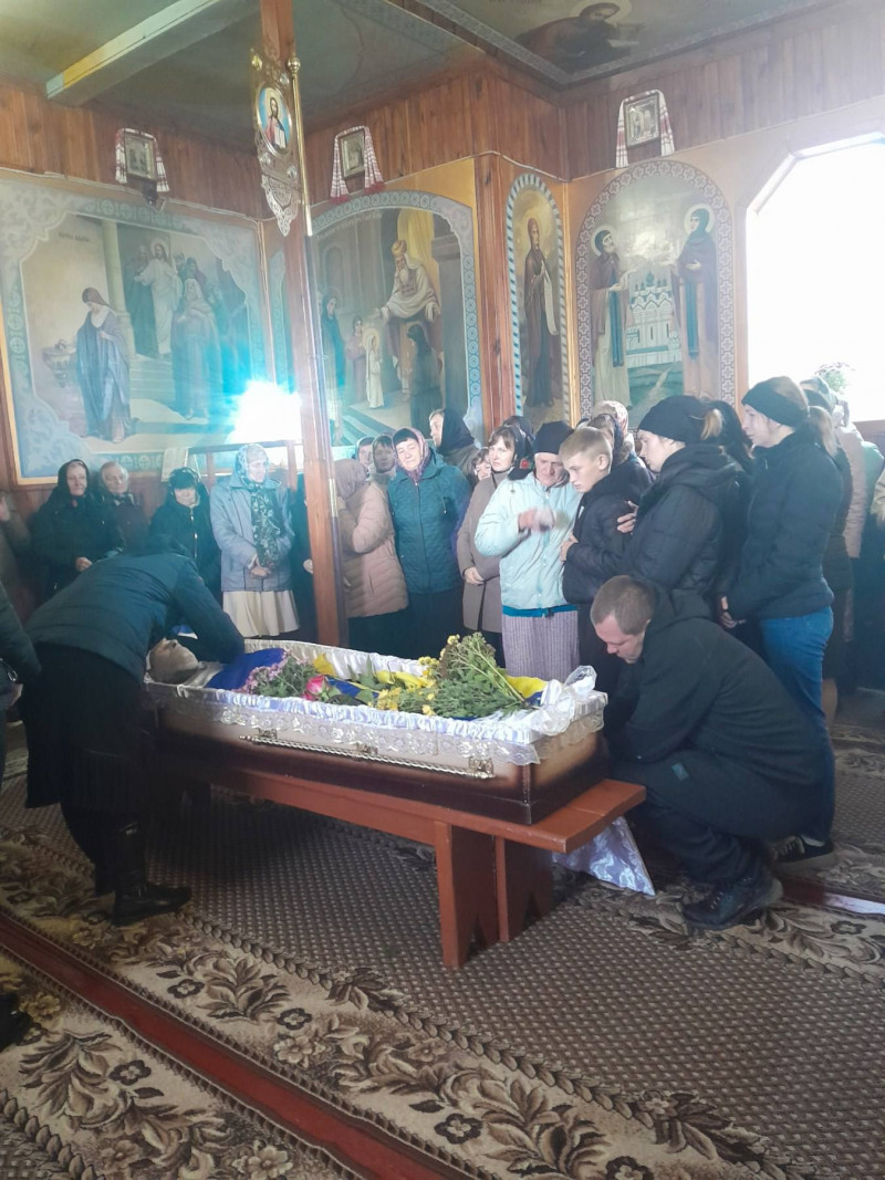 Серце воїна зупинилося у лікарні: на Волині попрощалися із захисником Богданом Світачем