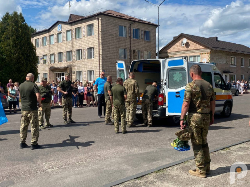 На Волині попрощались з бійцем Володимиром Оченком, який загинув захищаючи Україну